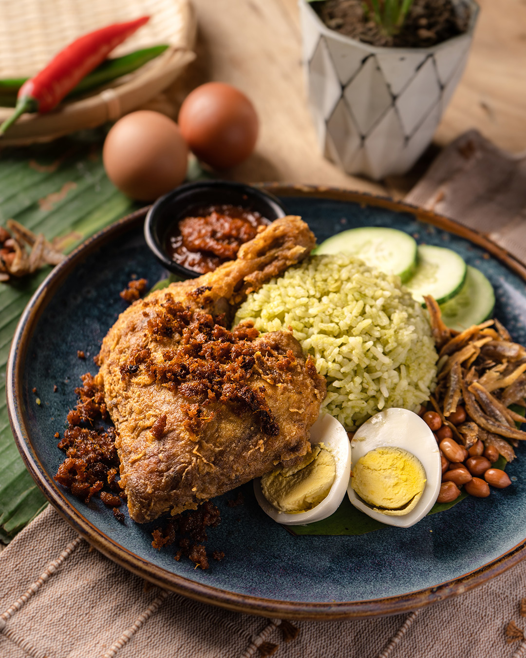 https://www.tehtarikplace.my/wp-content/uploads/2023/01/Nasi-Lemak-Ayam-Goreng-Berempah.jpeg